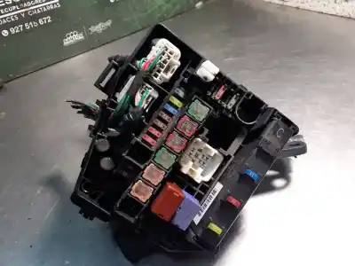 Peça sobressalente para automóvel em segunda mão caixa de fusíveis e relés por toyota yaris (ksp9/scp9/nlp9) 1.3 cat referências oem iam 8264147020  