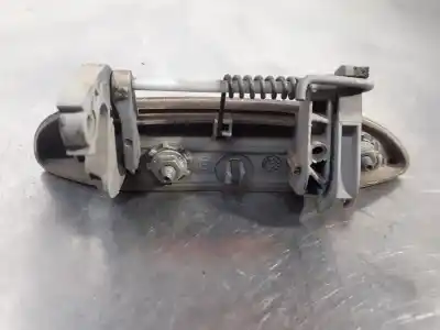 Pièce détachée automobile d'occasion POIGNÉE DE PORTE AVANT GAUCHE pour RENAULT MEGANE I SCENIC (JA0)  Références OEM IAM 7700433075  