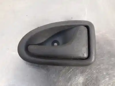 Pezzo di ricambio per auto di seconda mano maniglia interna posteriore destra per renault megane i scenic (ja0) 1.6 16v kaleido 107 cv / 79 kw riferimenti oem iam 7700415975  