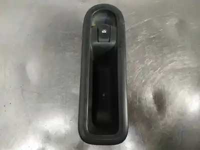 Second-hand car spare part right front power window switch for renault clio iii 1.5 dci diesel cat oem iam references 8200356517b  