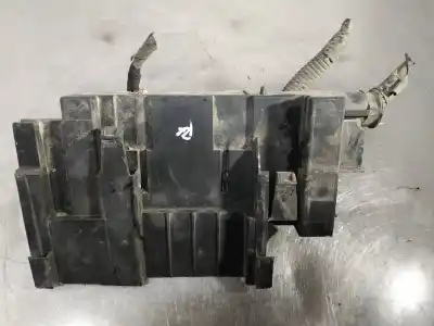 Peça sobressalente para automóvel em segunda mão caixa de fusíveis e relés por renault clio iii 1.5 dci diesel cat referências oem iam 8200267010