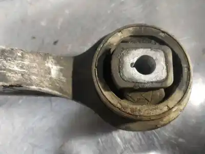 Автозапчасти б/у ПЕРЕДНИЙ ПРАВЫЙ НИЖНИЙ РЫЧАГ ПОДВЕСКИ за AUDI A4 AVANT (B5)  ссылки OEM IAM 4D0407696J  