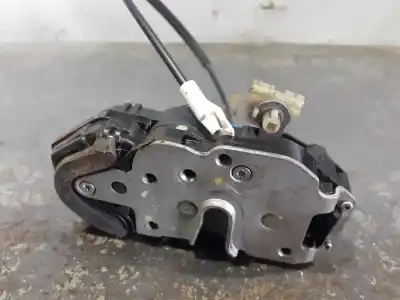 Peça sobressalente para automóvel em segunda mão FECHADURA DA PORTA DIANTEIRA DIREITA por OPEL ASTRA J (P10)  Referências OEM IAM 10L24  