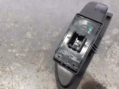 Second-hand car spare part rear right power window switch for opel astra j (p10) 2.0 cdti (68) oem iam references 13301888  