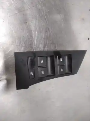 Pezzo di ricambio per auto di seconda mano interruttore alzacristalli anteriore sinistro per opel astra j sports tourer 1.6 cdti dpf 136 cv / 100 kw riferimenti oem iam 13305011  