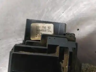 Peça sobressalente para automóvel em segunda mão COMUTADOR DE LIMPA VIDROS por CITROEN SAXO  Referências OEM IAM 33779502  