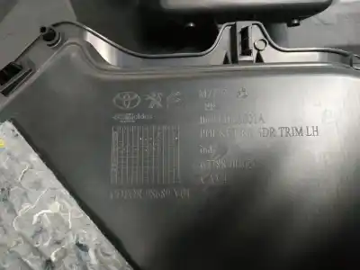 Pezzo di ricambio per auto di seconda mano rivestimento portiera posteriore sinistra per toyota aygo 1.0 cat riferimenti oem iam 676400h020