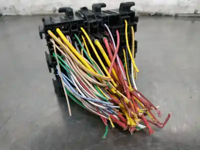 Second-hand car spare part fuse box unit for dacia sandero 0.9 tce cat oem iam references   