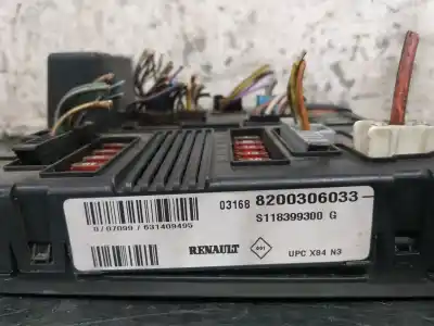 İkinci el araba yedek parçası röle/sigorta kutusu için renault megane ii berlina 5p 1.9 dci diesel oem iam referansları 8200306033  