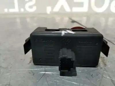 Peça sobressalente para automóvel em segunda mão interruptor 4 piscas - emergência por renault clio iii 1.5 dci diesel cat referências oem iam 8200483813  