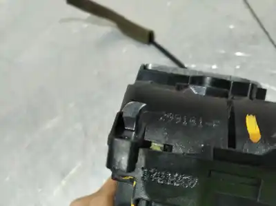 Second-hand car spare part rear right door lock for renault clio iii 1.5 dci diesel cat oem iam references 299161f  