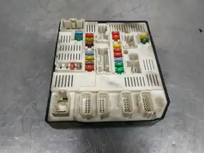 Peça sobressalente para automóvel em segunda mão caixa de fusíveis e relés por renault laguna iii 96kw referências oem iam 264b63984r