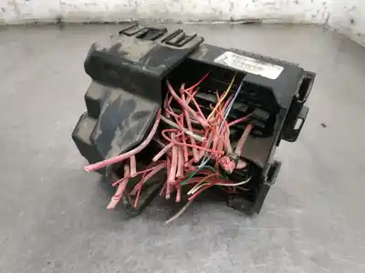 Pezzo di ricambio per auto di seconda mano scatola relè/fusibili per renault laguna iii 96kw riferimenti oem iam 8200393836d  
