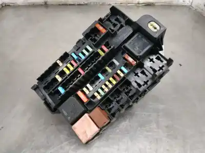 Pezzo di ricambio per auto di seconda mano scatola relè/fusibili per renault laguna iii 96kw riferimenti oem iam 8200393836d  