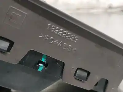 Автозапчастина б/у передній правий віконний вимикач для opel insignia a sedán (g09) 2.0 cdti (69) посилання на oem iam 13222229  