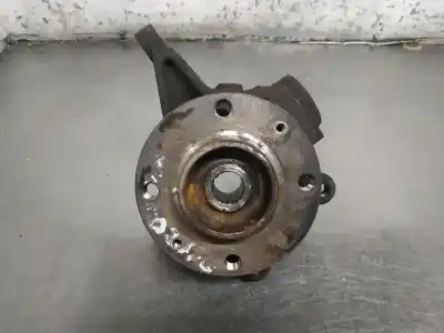 Pièce détachée automobile d'occasion MOYEU DE ROUE AVANT DROITE pour PEUGEOT 206 BERLINA  Références OEM IAM   