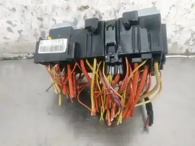 İkinci el araba yedek parçası RÖLE/SIGORTA KUTUSU için RENAULT CLIO IV (BH_)  OEM IAM referansları Z240183101S  