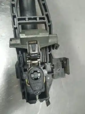 Peça sobressalente para automóvel em segunda mão puxador exterior dianteiro esquerdo por ford focus berlina (cap) 1.6 tdci cat referências oem iam 