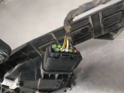 Автозапчастина б/у ЗАМОК ЗАДНЬОГО ПРАВОГО ДВЕРЯ для FORD FOCUS BERLINA (CAP)  Посилання на OEM IAM 240000008  