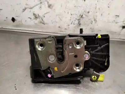 Second-hand car spare part rear left door lock for dacia sandero 0.9 tce cat oem iam references 825033585rg