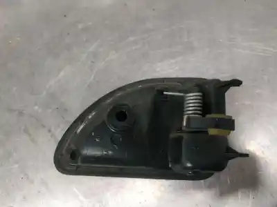 Second-hand car spare part interior left front handle for renault kangoo (f/kc0) alize 75 cv / 55 kw oem iam references 7700820523   Second-hand car spare part interior left front handle for renault kangoo (f/kc0) alize 75 cv / 55 kw oem iam references 7700820523