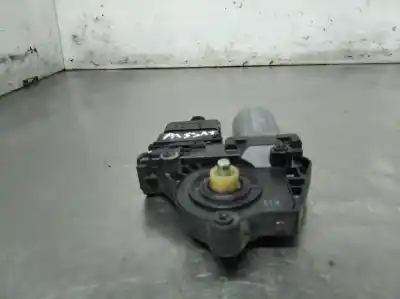 Pezzo di ricambio per auto di seconda mano MOTORE ALZACRISTALLI POSTERIORE DESTRO per VOLKSWAGEN PASSAT BERLINA (3B3)  Riferimenti OEM IAM 0130821696  