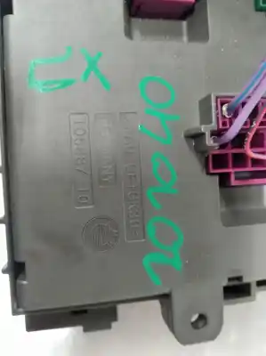 Peça sobressalente para automóvel em segunda mão caixa de fusíveis e relés por bmw serie 1 berlina (e81/e87) 118d referências oem iam 10688710