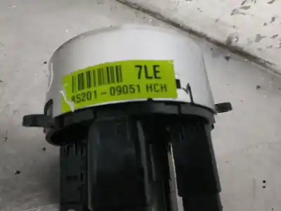 Second-hand car spare part hazard warning lights for ssangyong kyron 200 xdi limited oem iam references 8520109051  