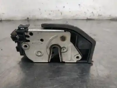 Second-hand car spare part left front door lock for bmw serie 1 berlina (e81/e87) 118d oem iam references 7202149  