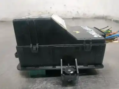 Second-hand car spare part fuse box unit for ssangyong kyron 200 xdi limited oem iam references 82101  