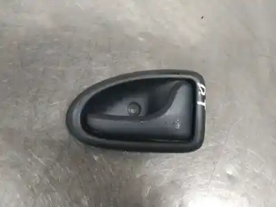 Pièce détachée automobile d'occasion POIGNÉE INTÉRIEURE ARRIÈRE DROITE pour RENAULT CLIO II FASE II (B/CB0)  Références OEM IAM 7700423888  