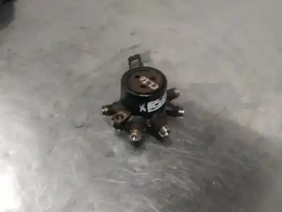 Pezzo di ricambio per auto di seconda mano rampa iniettori per renault clio ii fase ii (b/cb0) authentique riferimenti oem iam 8200057345  