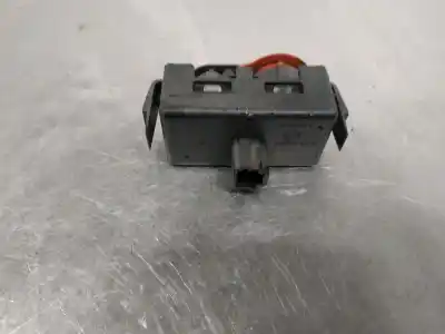 Peça sobressalente para automóvel em segunda mão INTERRUPTOR 4 PISCAS - EMERGÊNCIA por RENAULT MODUS  Referências OEM IAM 8200214205A  