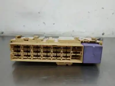 Pezzo di ricambio per auto di seconda mano scatola relè/fusibili per renault modus confort dynamique 98 cv / 72 kw riferimenti oem iam 8200241944  