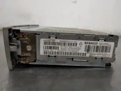 Pezzo di ricambio per auto di seconda mano impianto audio / radio cd per renault modus confort dynamique 98 cv / 72 kw riferimenti oem iam 8200357388  