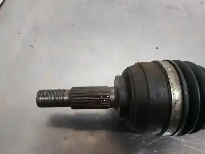 Second-hand car spare part front left transmission for renault modus confort dynamique 98 cv / 72 kw oem iam references 8200511225  