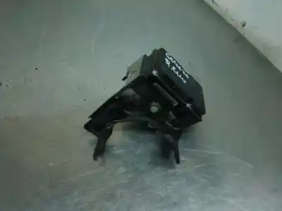 Pezzo di ricambio per auto di seconda mano abs per renault clio iii pack authentique riferimenti oem iam 8200747140  