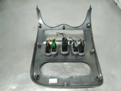 Peça sobressalente para automóvel em segunda mão Interruptor 4 Piscas - Emergência por DACIA SANDERO Laureate Referências OEM IAM 8200739438  