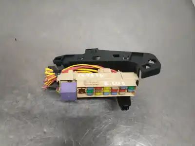 Second-hand car spare part fuse box unit for renault clio iii pack authentique oem iam references 8200241944  