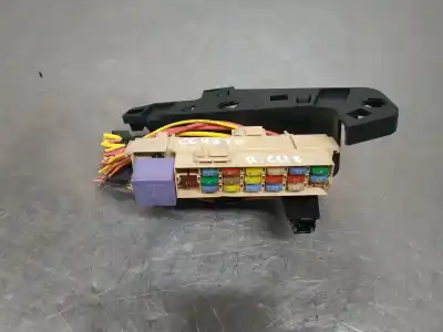 Pezzo di ricambio per auto di seconda mano SCATOLA RELÈ/FUSIBILI per RENAULT CLIO III  Riferimenti OEM IAM 8200241944  