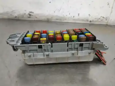 Peça sobressalente para automóvel em segunda mão caixa de fusíveis e relés por opel meriva cosmo referências oem iam 93332763  