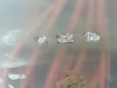 Peça sobressalente para automóvel em segunda mão caixa de fusíveis e relés por opel meriva cosmo referências oem iam 93332763  