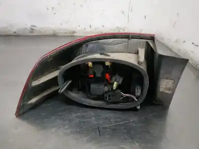Pezzo di ricambio per auto di seconda mano Luci Posteriori Destra per RENAULT LAGUNA II (BG0) Authentique 101 CV / 74 KW Riferimenti OEM IAM 8200002474   Pezzo di ricambio per auto di seconda mano Luci Posteriori Destra per RENAULT LAGUNA II (BG0) Authentique 101 CV / 74 KW Riferimenti OEM IAM 8200002474