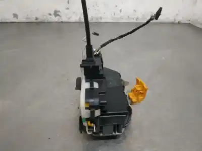 Автозапчастина б/у ЗАМОК ДВЕРЕЙ ЗАДНЬОГО ЛІВОГО для OPEL ASTRA J LIM.  Посилання на OEM IAM 13579557  