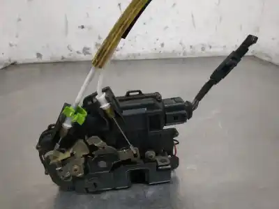 Peça sobressalente para automóvel em segunda mão Fechadura Da Porta Traseira Esquerda por AUDI A6 BERLINA (4B2) 3.0 V6 30V CAT (ASN) Referências OEM IAM 4B0839015G  