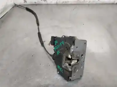 Pezzo di ricambio per auto di seconda mano serratura porta anteriore destra per opel corsa d cosmo riferimenti oem iam 13258274  