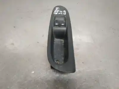 Pezzo di ricambio per auto di seconda mano interruttore alzacristalli anteriore sinistro per renault clio ii fase ii (b/cb0) authentique 58 cv / 43 kw riferimenti oem iam   