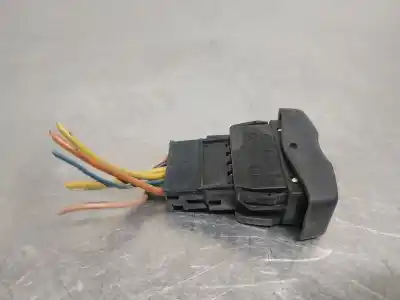 Second-hand car spare part left front power window switch for dacia logan mcv laureate oem iam references 22681   Second-hand car spare part left front power window switch for dacia logan mcv laureate oem iam references 22681