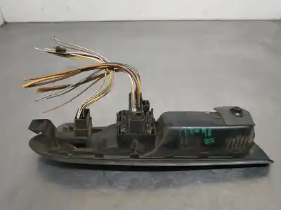 Pezzo di ricambio per auto di seconda mano interruttore alzacristalli anteriore sinistro per renault clio ii fase ii (b/cb0) base authentique 65 cv / 48 kw riferimenti oem iam 8200084008  