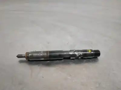 Second-hand car spare part injector for renault clio ii fase ii (b/cb0) base authentique 65 cv / 48 kw oem iam references 8200365186  